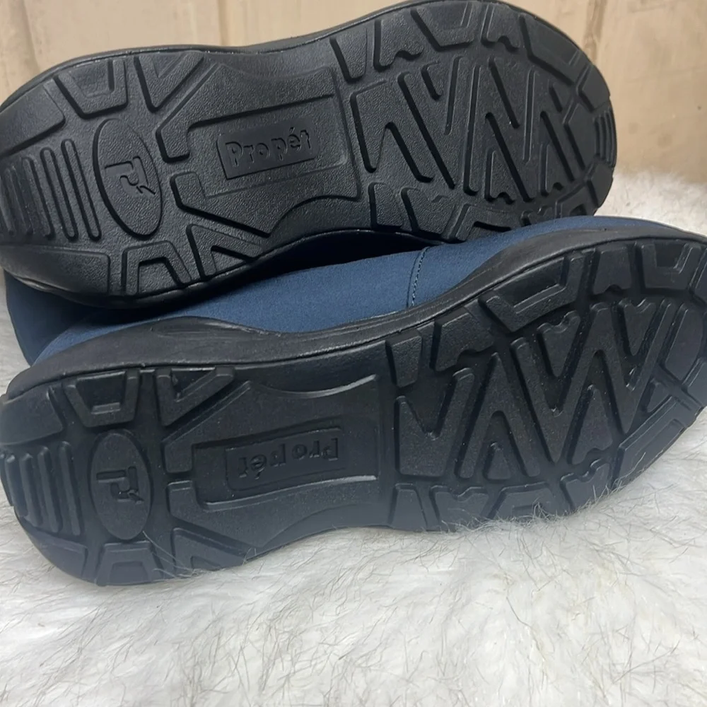 Propet all weather zip up navy boot Fleece lining to keep you cozy 7 wide